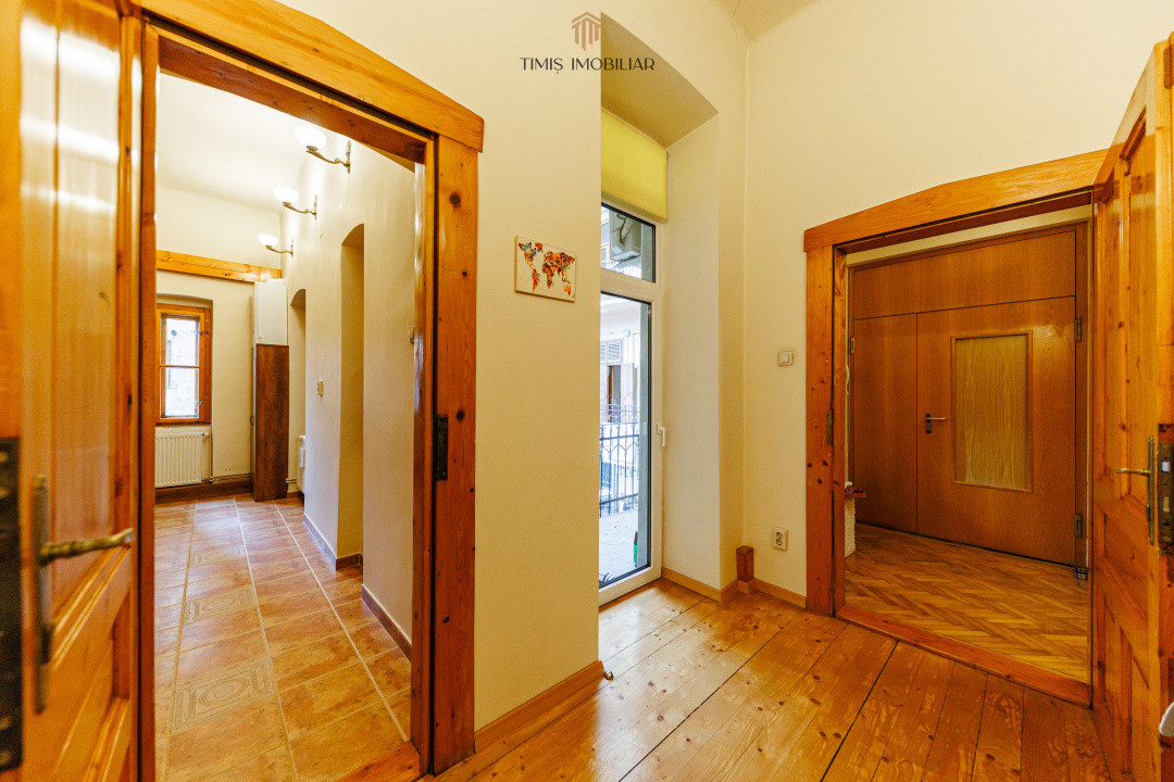 Apartament cu terasă și boxă, în Palatul Adolf Hanecker | Mal Bega