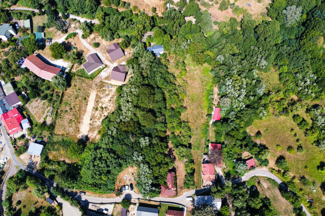 Teren 4.173 mp, front 60 m – Văliug, aproape de Lacul Gozna