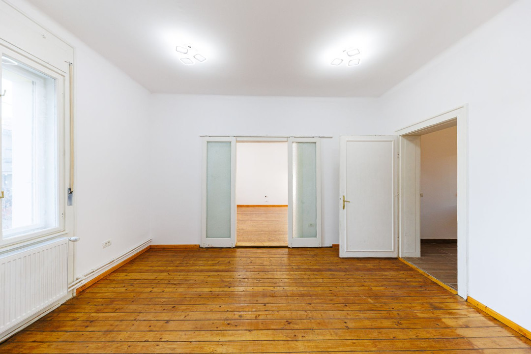 Casa Individuala pentru Birouri - Parcare Privata & Recent modernizata