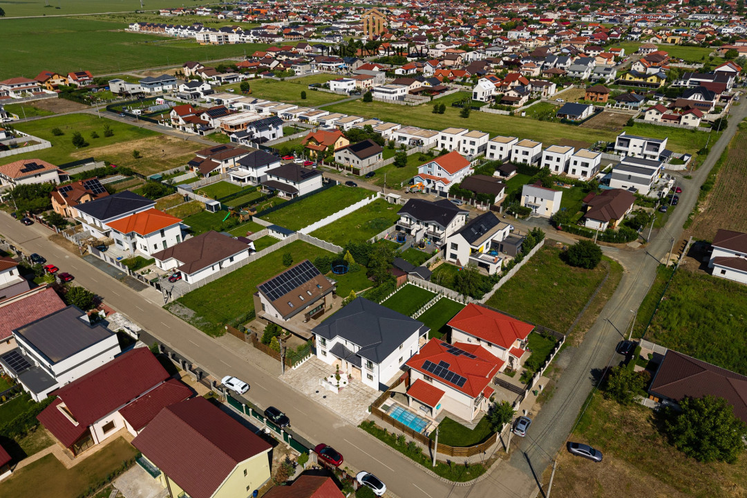Direct Proprietar - Casa superba cu 4 dormitoare & 3bai - Teren 344 mp
