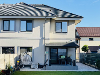 Duplex mediteranean cochet, 3 dormitoare, teren 364 mp, Săcălaz