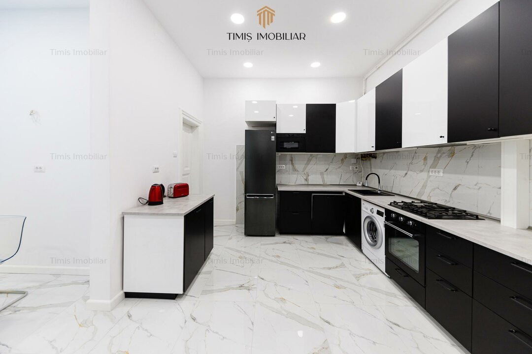Apartament spectaculos in Timisoara, Central - 4 camere&2 bai, 160 mp