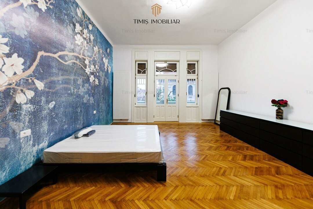 Apartament spectaculos in Timisoara, Central - 4 camere&2 bai, 160 mp