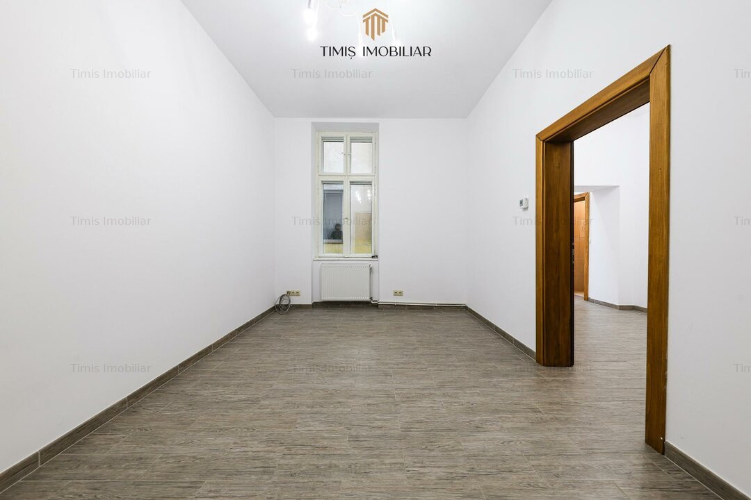 Spațiu birouri în Piața Unirii – Timișoara | 3 incaperi, 2 bai, 80 mp