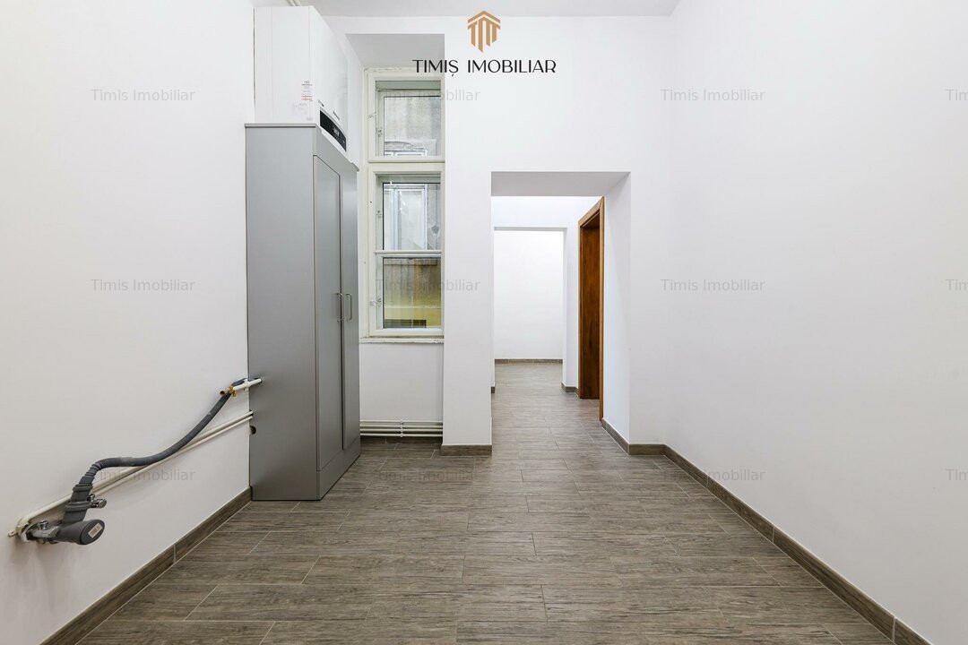 Spațiu birouri în Piața Unirii – Timișoara | 3 incaperi, 2 bai, 80 mp