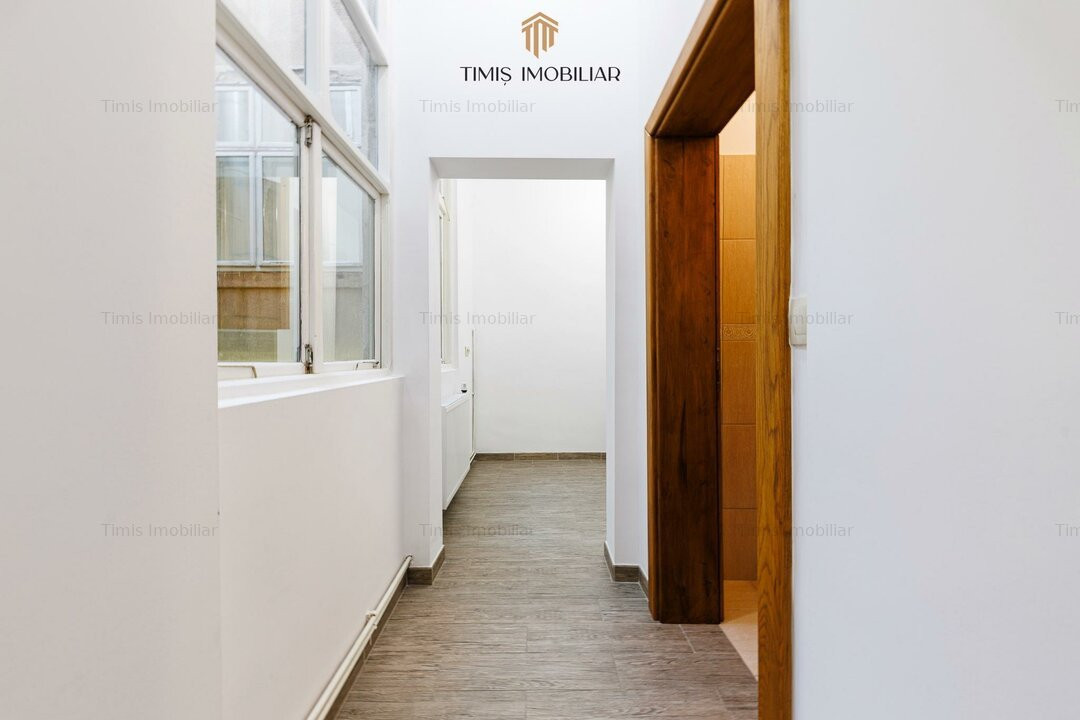 Spațiu birouri în Piața Unirii – Timișoara | 3 incaperi, 2 bai, 80 mp