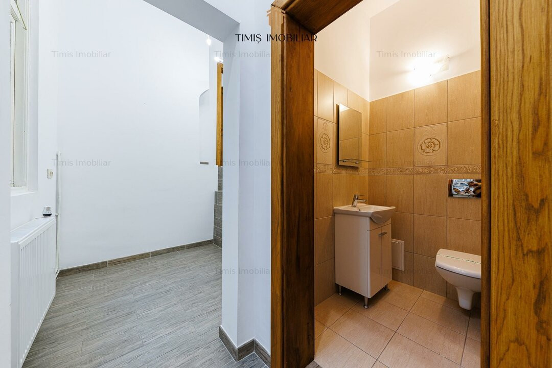 Spațiu birouri în Piața Unirii – Timișoara | 3 incaperi, 2 bai, 80 mp