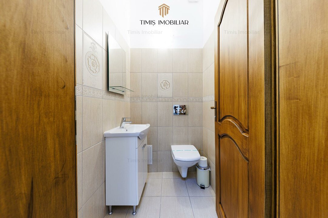 Spațiu birouri în Piața Unirii – Timișoara | 3 incaperi, 2 bai, 80 mp