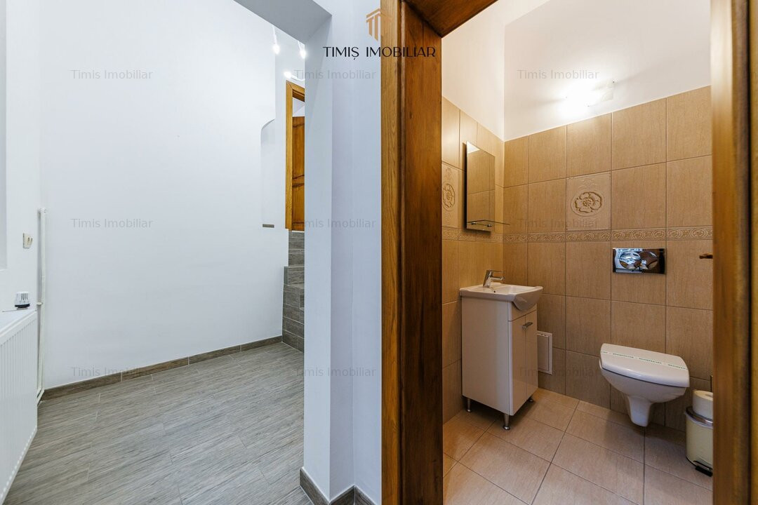 Spațiu birouri în Piața Unirii – Timișoara | 3 incaperi, 2 bai, 80 mp