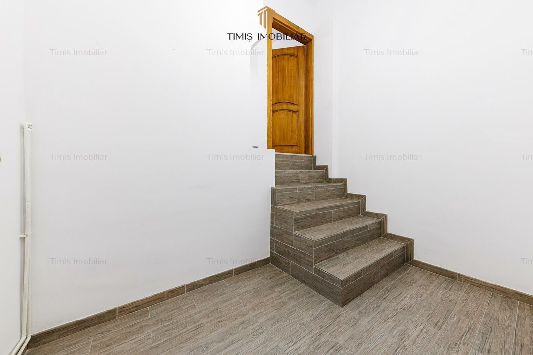 Spațiu birouri în Piața Unirii – Timișoara | 3 incaperi, 2 bai, 80 mp