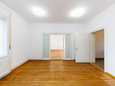 Casa Individuala pentru Birouri - Parcare Privata & Recent modernizata