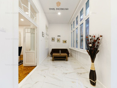 Apartament spectaculos in Timisoara, Central - 4 camere&2 bai, 160 mp