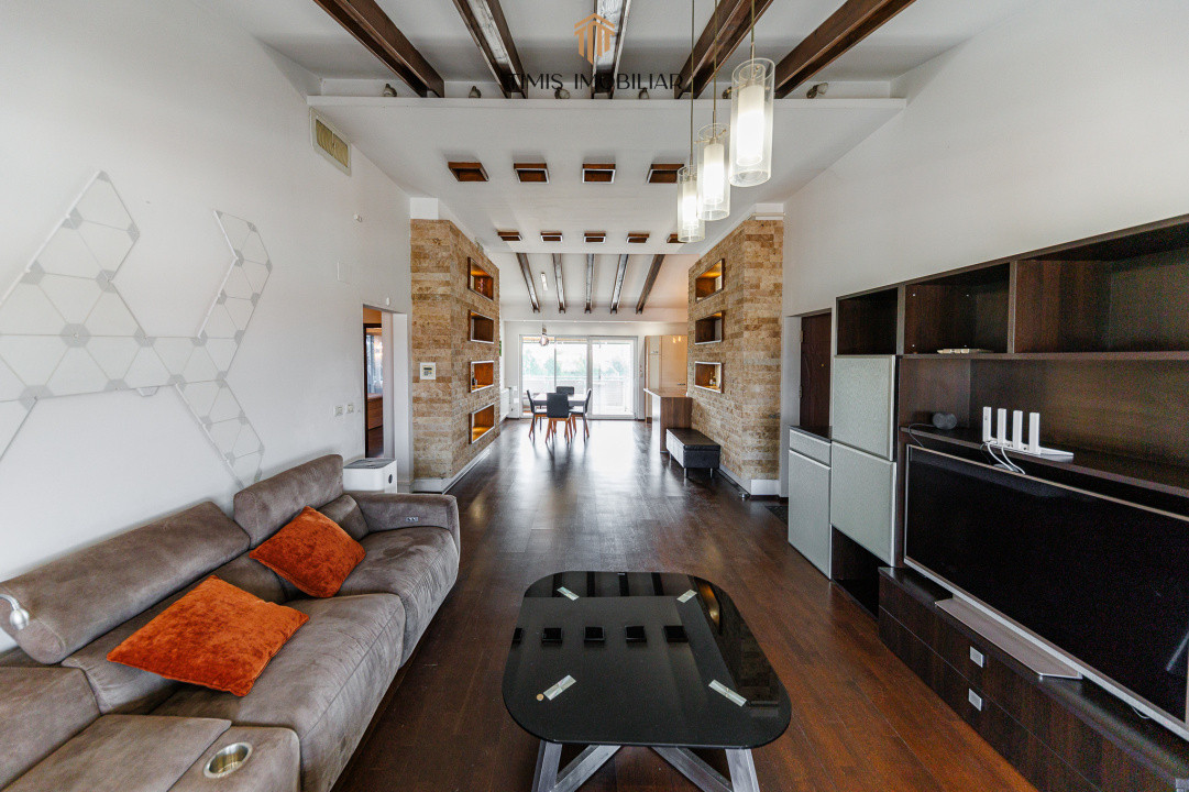 Penthouse 110 mp + 50 mp terase, parcare inclusă - Comision 0%