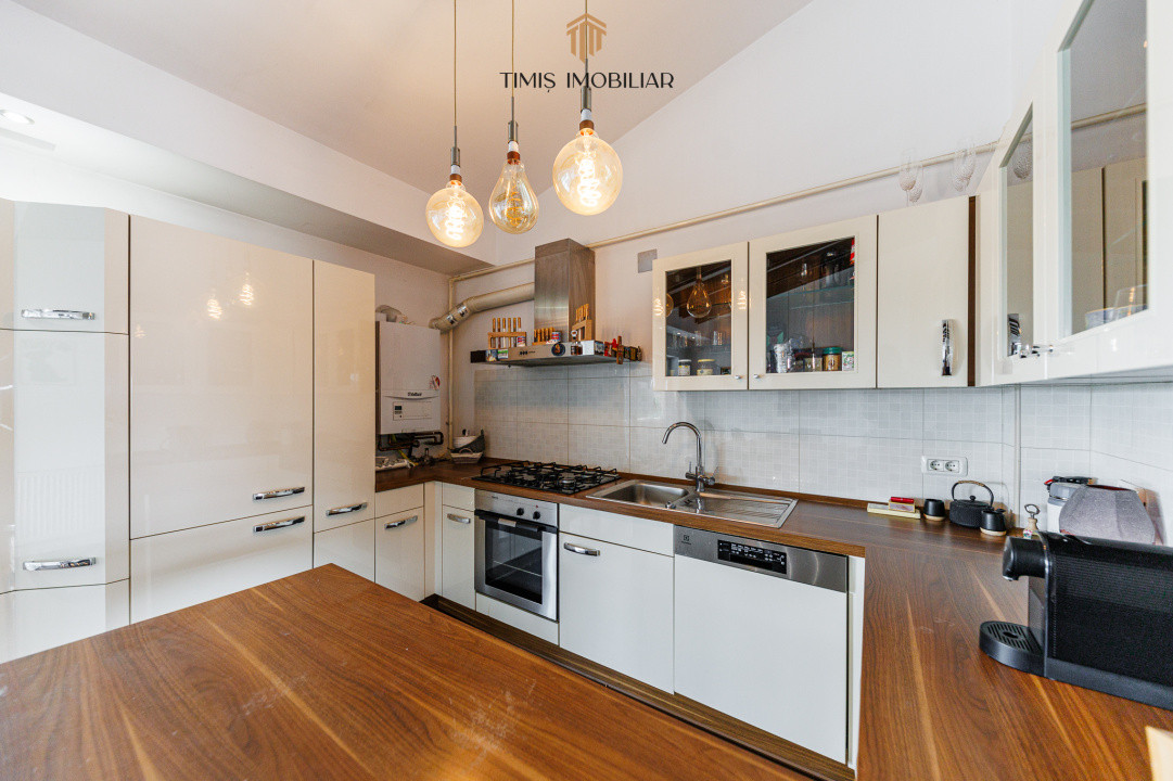 Penthouse 110 mp + 50 mp terase, parcare inclusă - Comision 0%