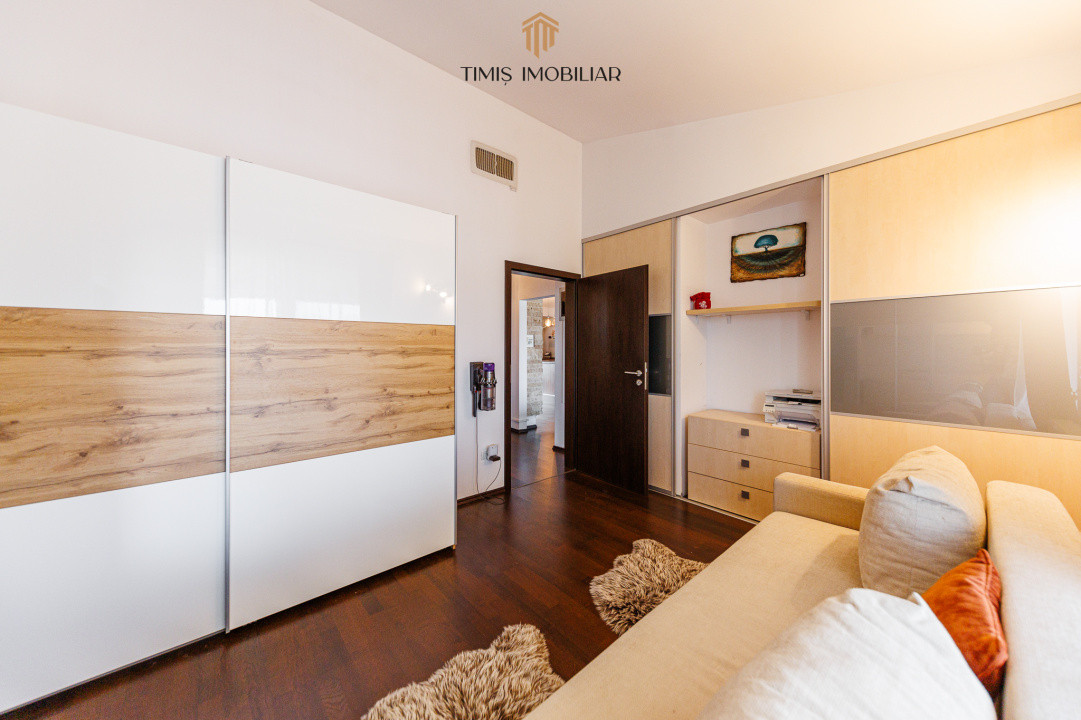 Penthouse 110 mp + 50 mp terase, parcare inclusă - Comision 0%