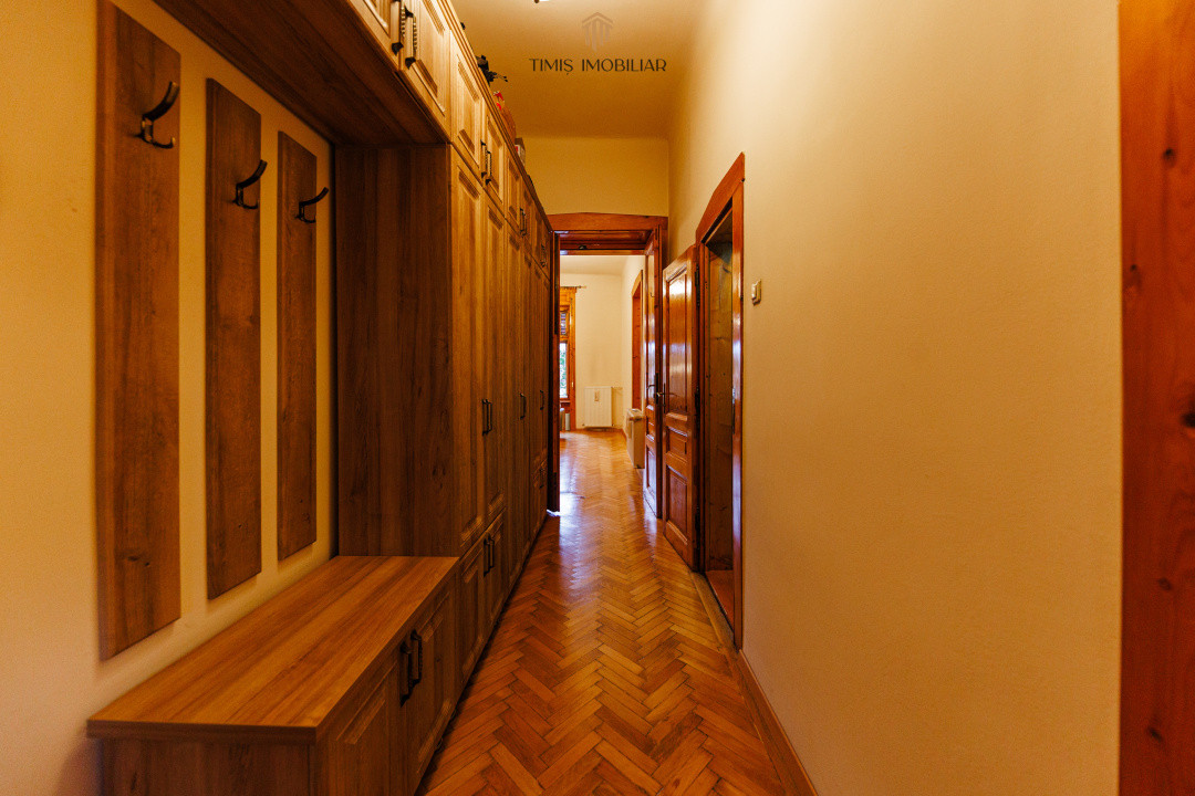 Apartament cu terasă și boxă, în Palatul Adolf Hanecker | Mal Bega