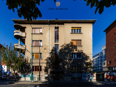 Apartament ultracentral – Primăria Timișoara } 50,3 mp & Boxa