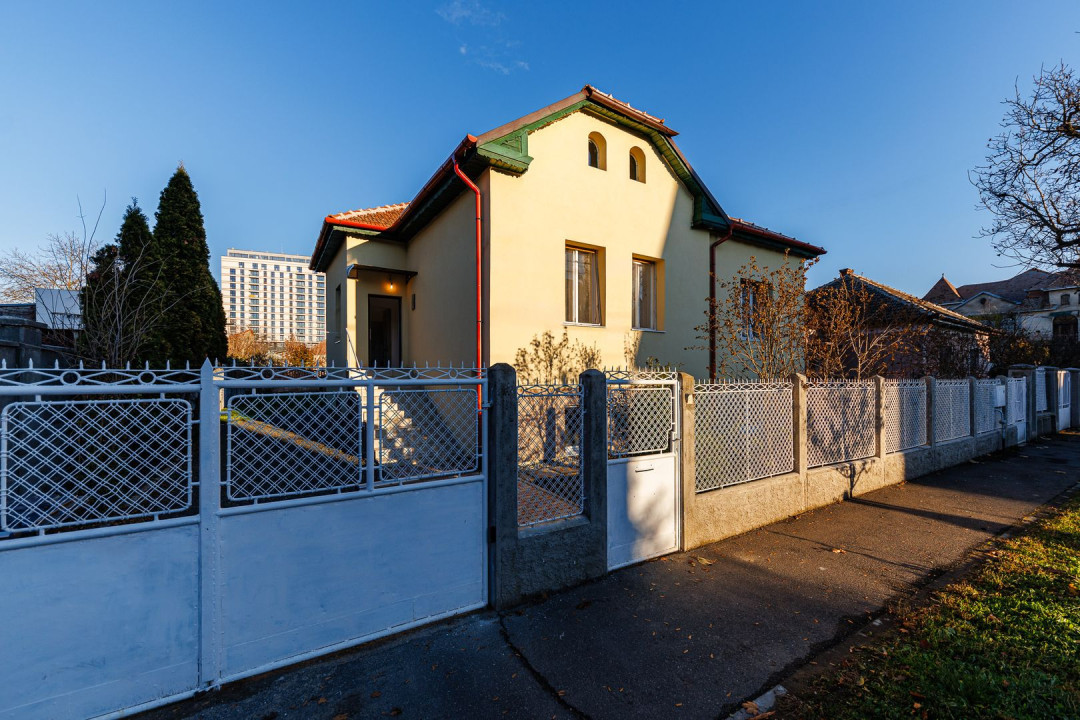 Casa Individuala pentru Birouri - Parcare Privata & Recent modernizata