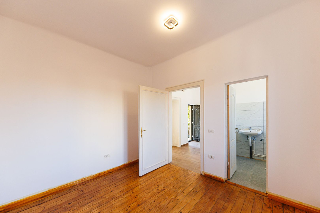 Casa Individuala pentru Birouri - Parcare Privata & Recent modernizata