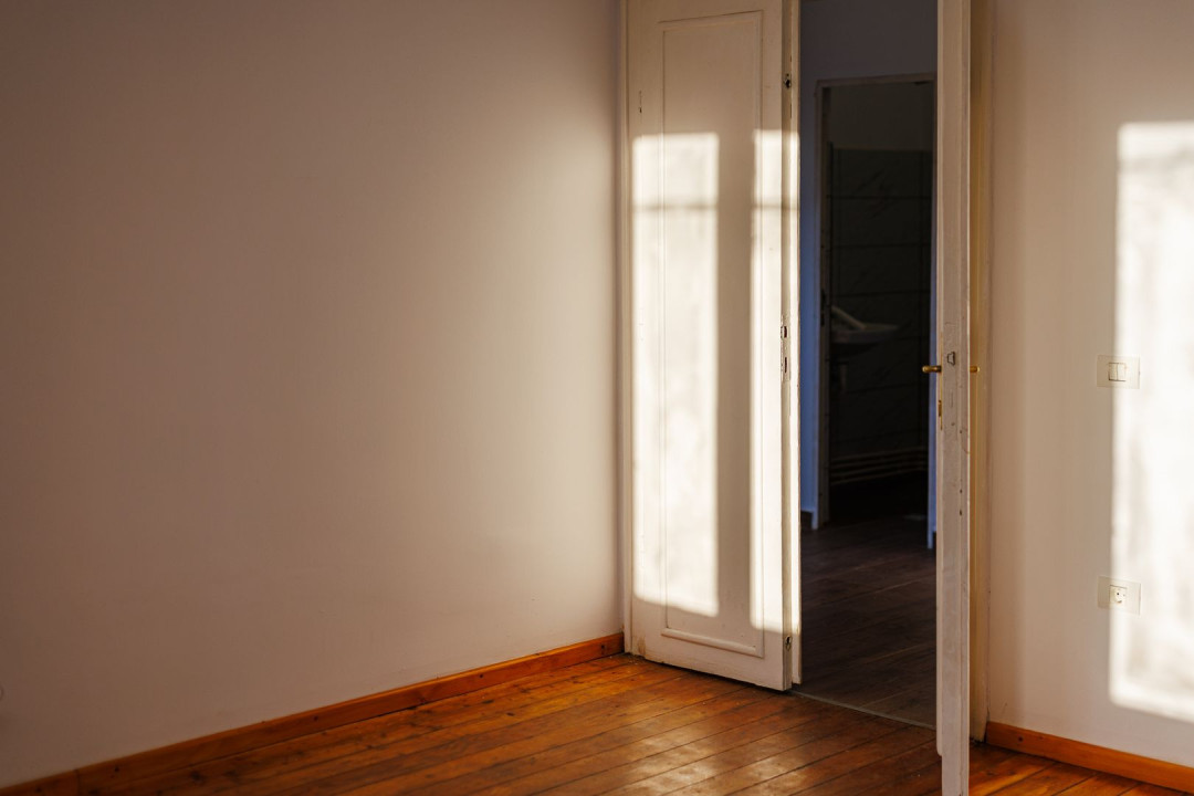 Casa Individuala pentru Birouri - Parcare Privata & Recent modernizata