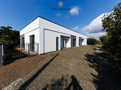Casă noua cu 3 camere, parter, în Remetea Mare - Central