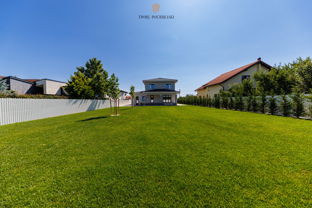 Casă individuală | 4 dormitoare, garaj și teren de 1.000 mp | Com 0%
