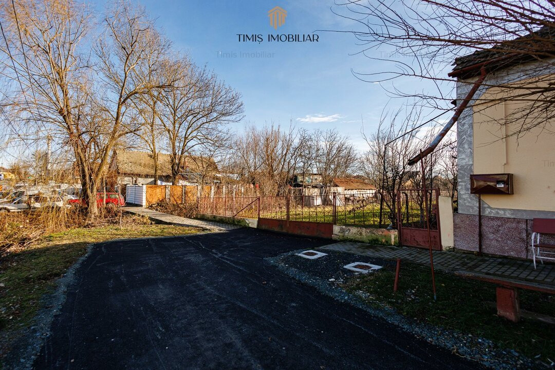 Proprietar - Teren in vatra satului, cu toate utilitatile, FS 17m, S. 1340 mp