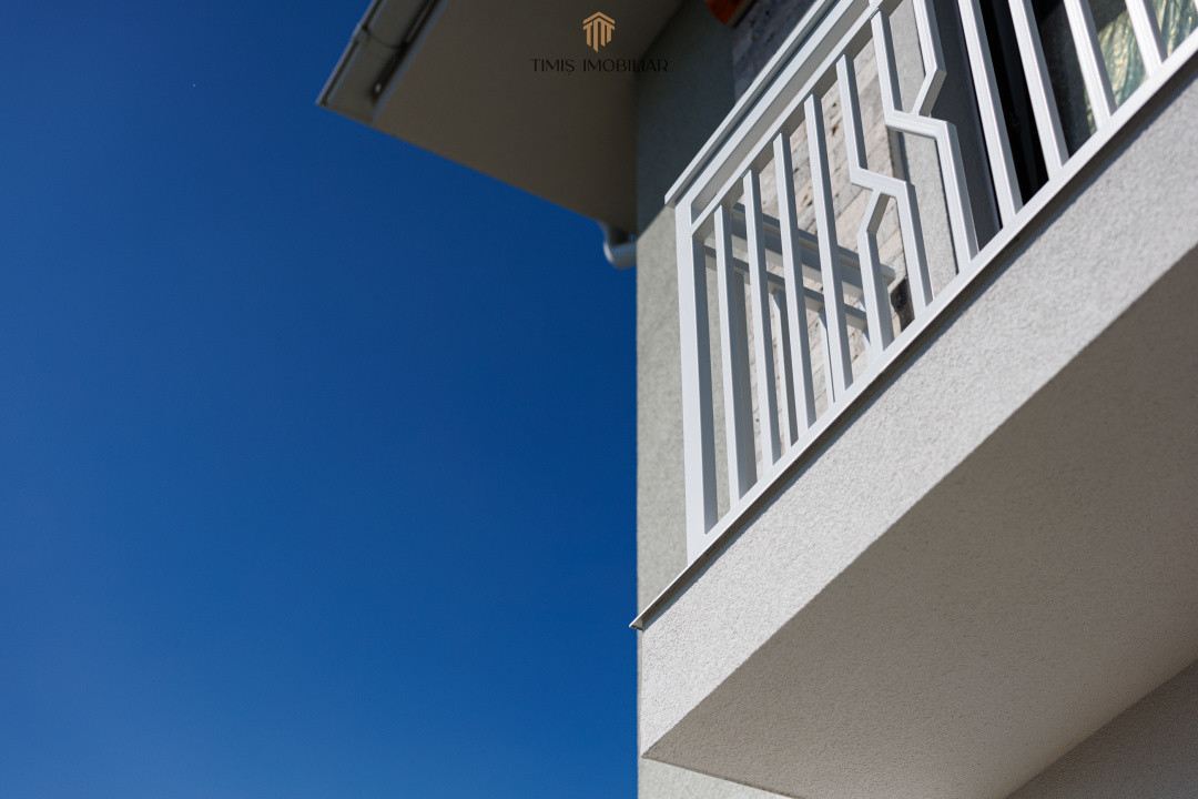 Casă individuală | 4 dormitoare, garaj și teren de 1.000 mp | Com 0%