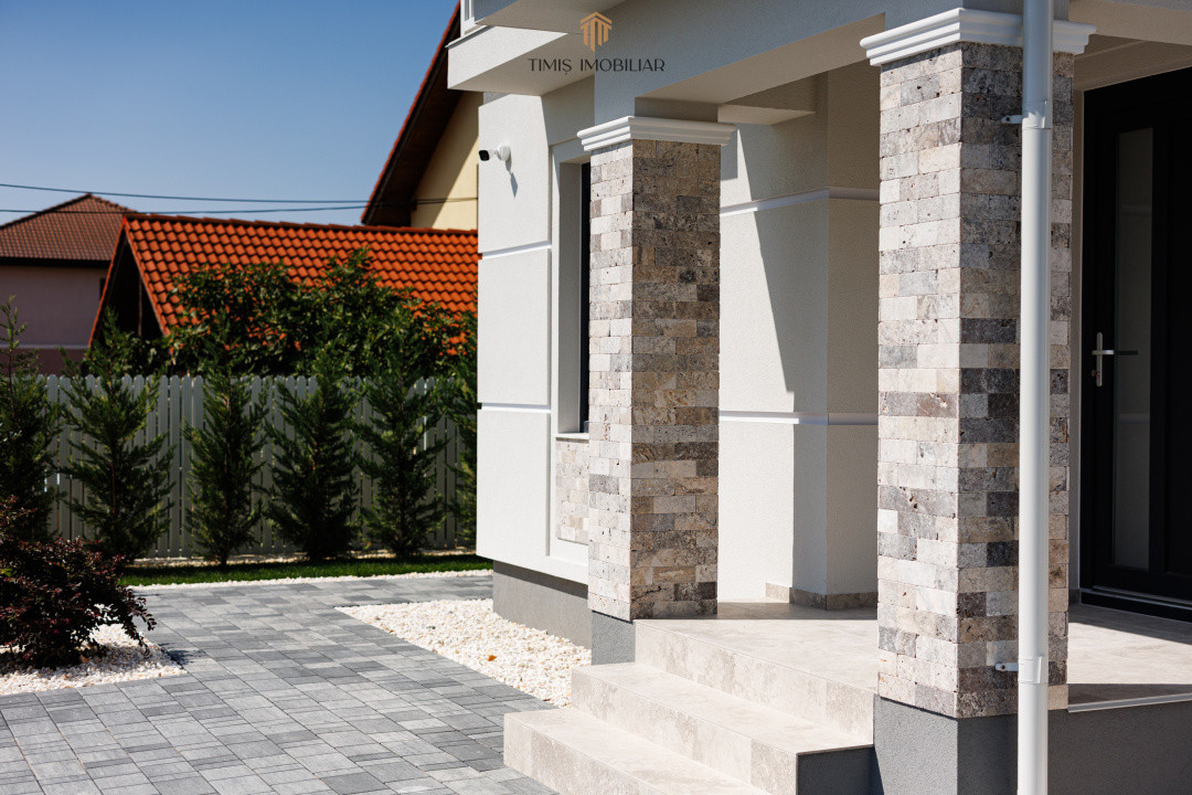 Casă individuală | 4 dormitoare, garaj și teren de 1.000 mp | Com 0%