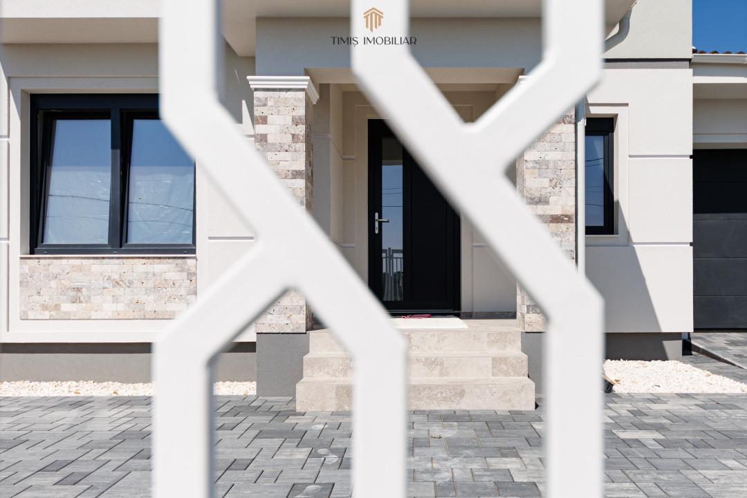 Casă individuală | 4 dormitoare, garaj și teren de 1.000 mp | Com 0%
