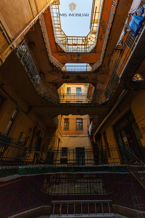 Garsonieră renovată, 27 mp, Piața Victoriei Nr.1 – Timișoara