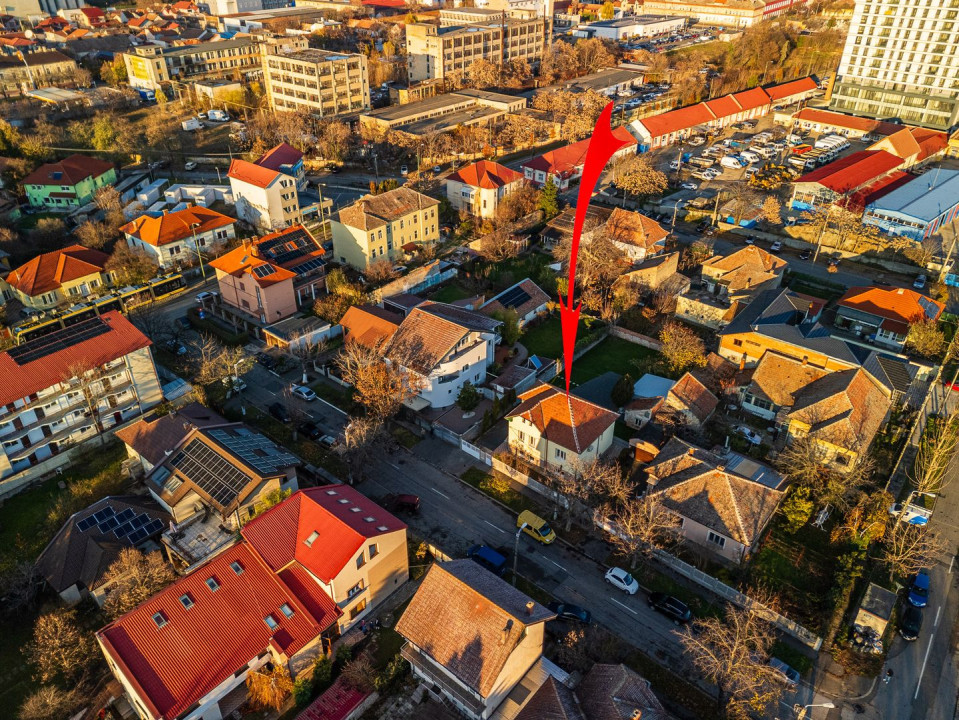 Casa Individuala pentru Birouri - Parcare Privata & Recent modernizata