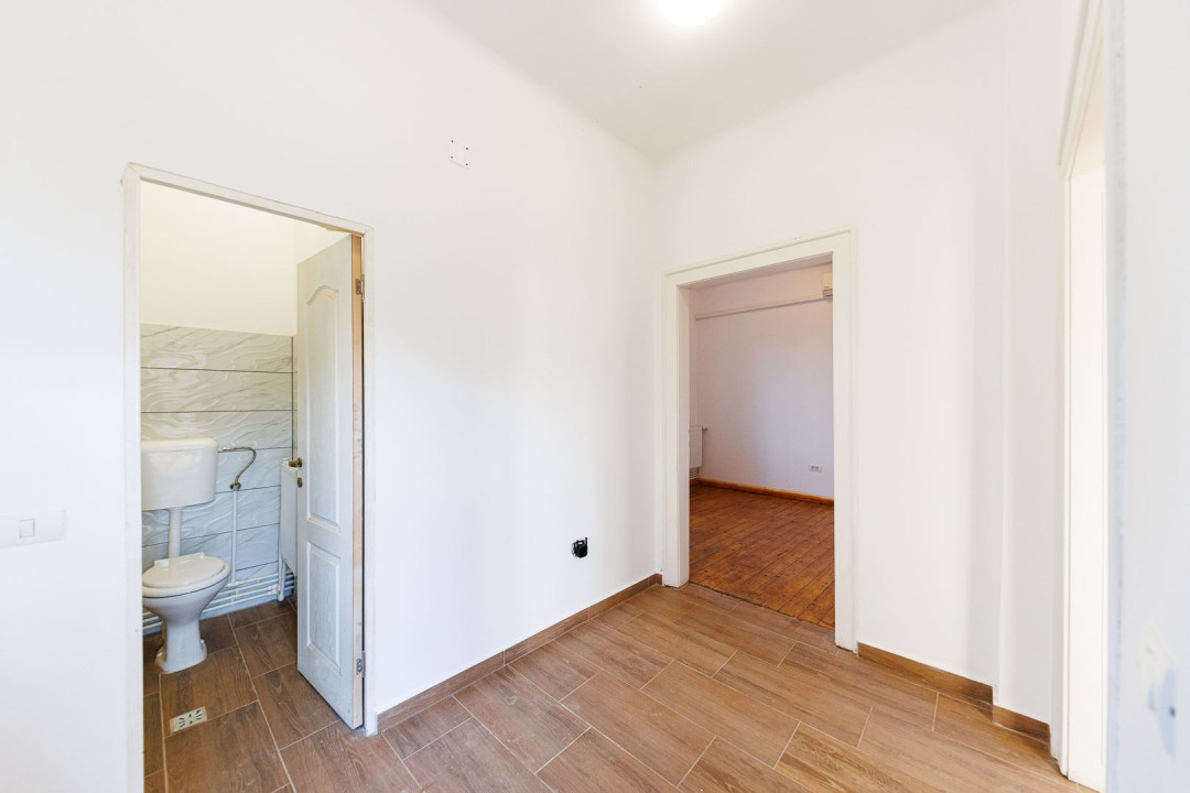 Casa Individuala pentru Birouri - Parcare Privata & Recent modernizata