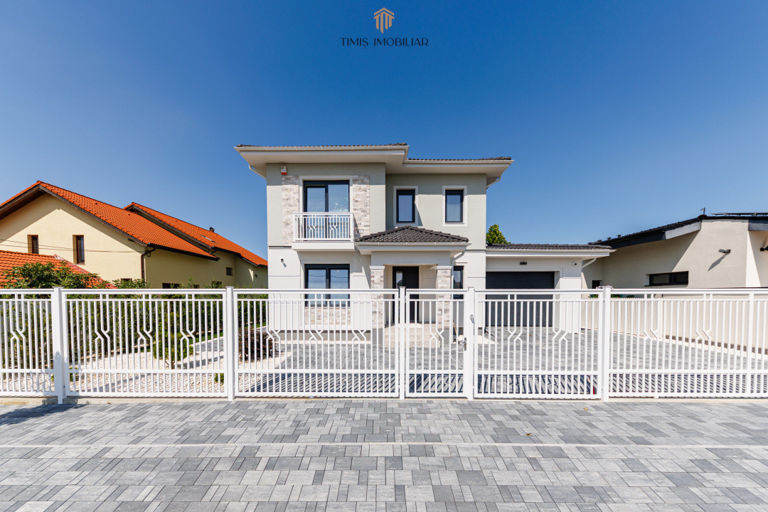 Casă individuală | 4 dormitoare, garaj și teren de 1.000 mp | Com 0%