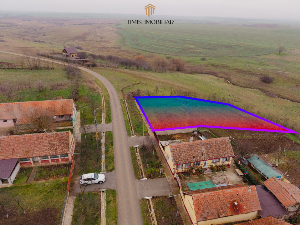 Teren Ianova 1200 mp, vatra satului | asfalt, utilitati | Comision 0%