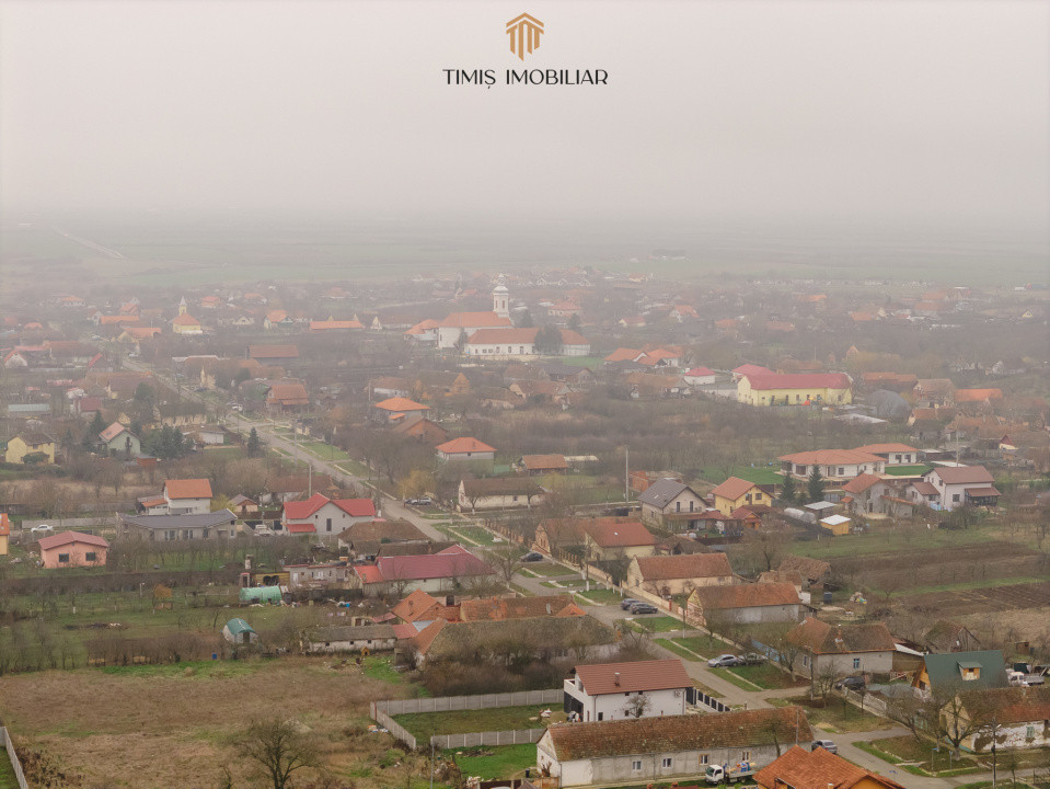 Teren Ianova 1200 mp, vatra satului | asfalt, utilitati | Comision 0%