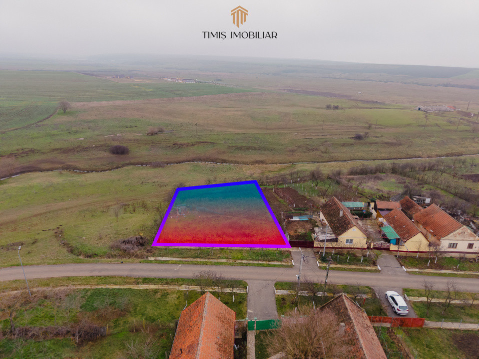 Teren Ianova 1200 mp, vatra satului | asfalt, utilitati | Comision 0%