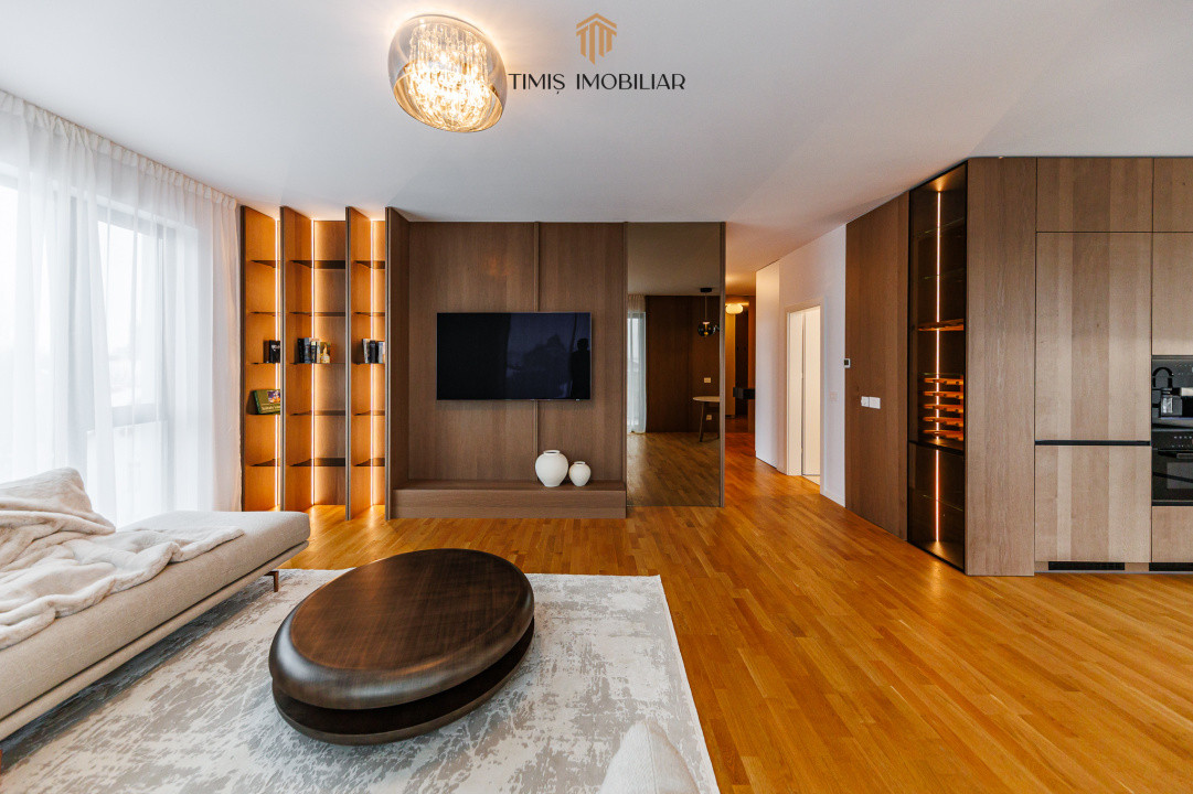 Exclusive Riverside Apartment with Panoramic Views in Paltim