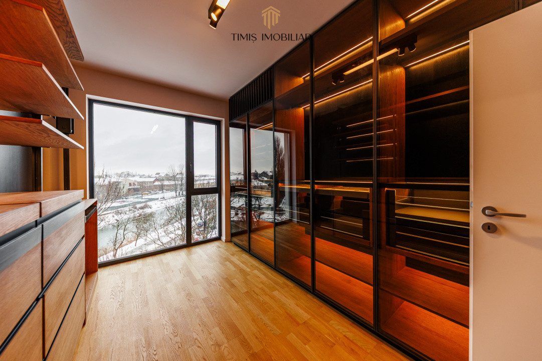 Exclusive Riverside Apartment with Panoramic Views in Paltim