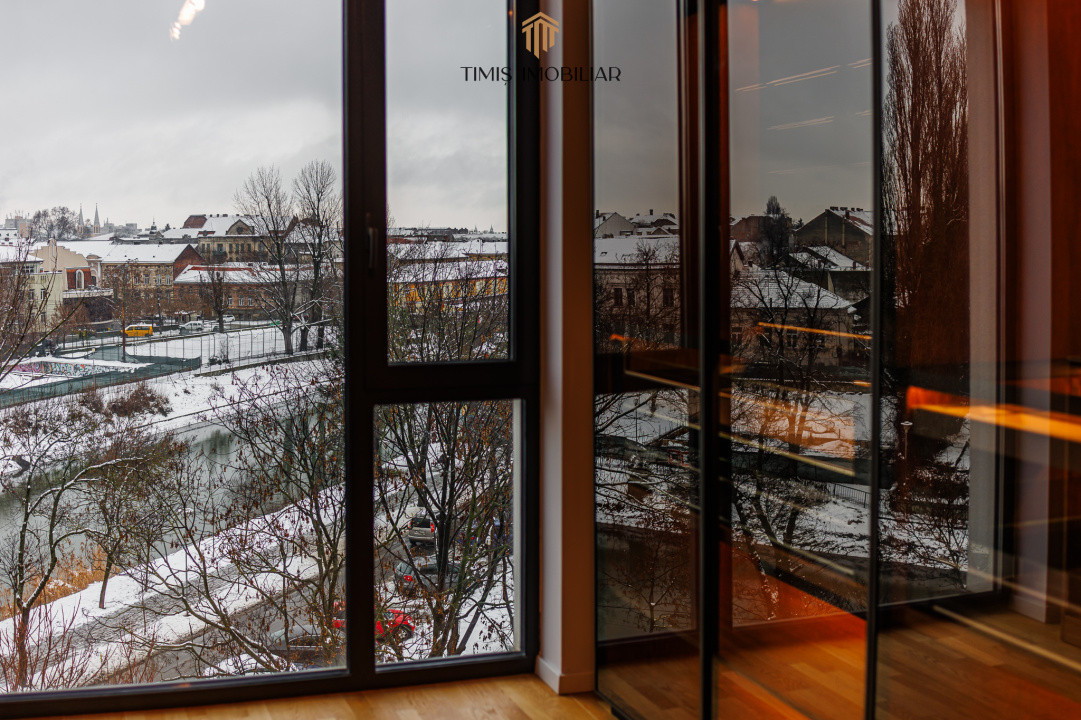 Exclusive Riverside Apartment with Panoramic Views in Paltim