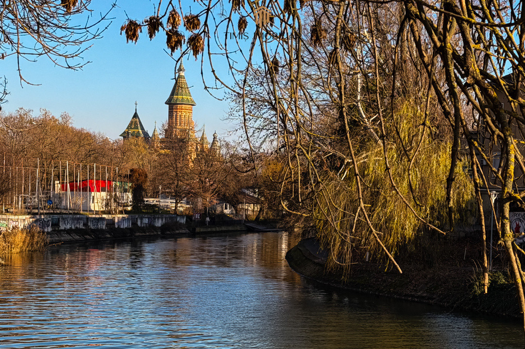 Exclusive Riverside Apartment with Panoramic Views in Paltim