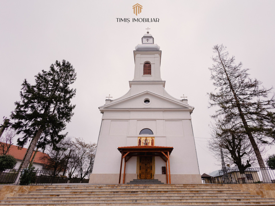 Teren Ianova 1200 mp, vatra satului | asfalt, utilitati | Comision 0%