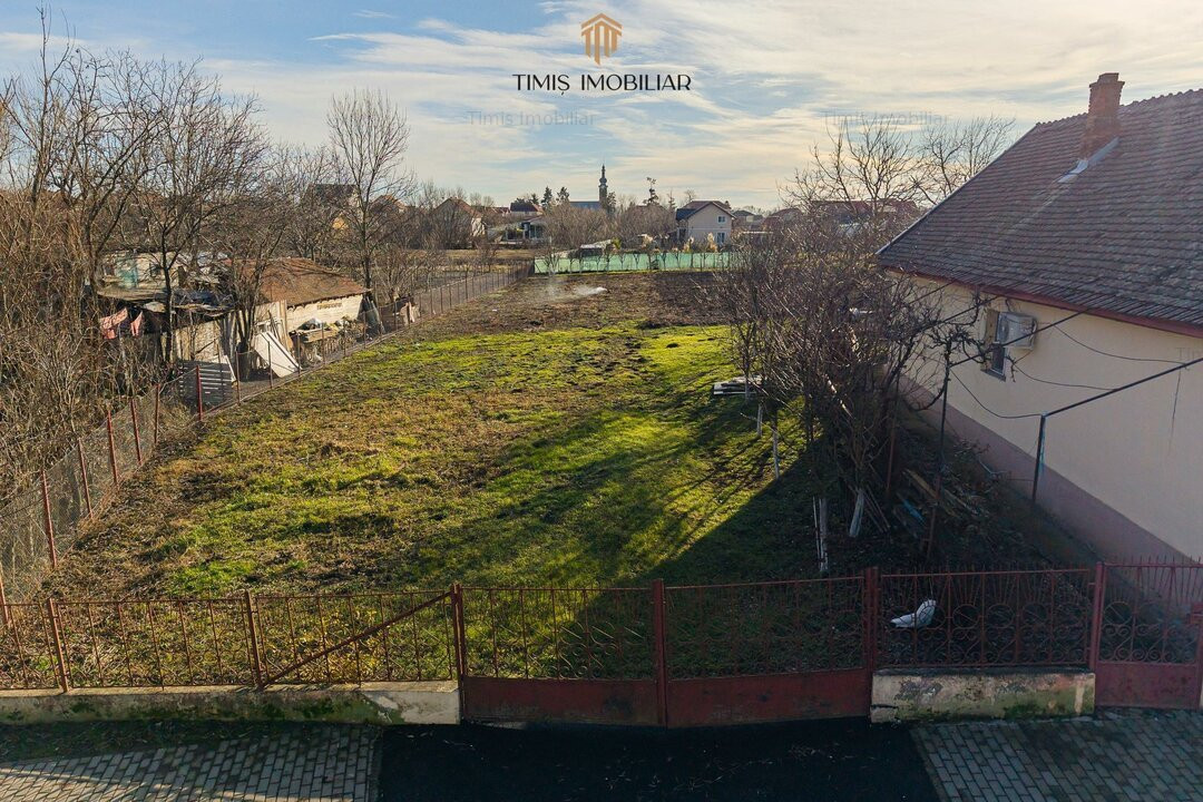 Proprietar - Teren in vatra satului, cu toate utilitatile, FS 17m, S. 1340 mp