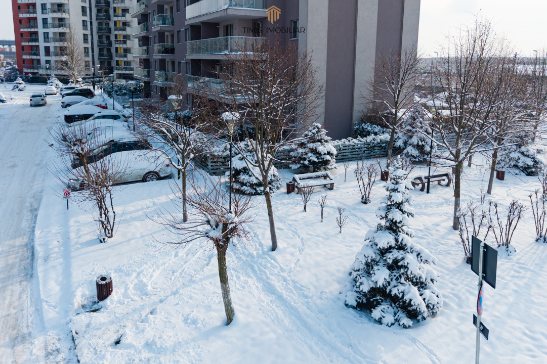 Apartament cu curte proprie și 2 parcări, de închiriat în Adora Forest