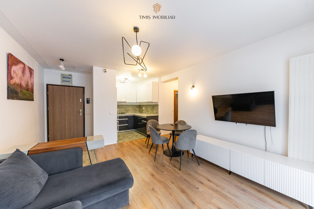 Apartament cu curte proprie și 2 parcări, de închiriat în Adora Forest