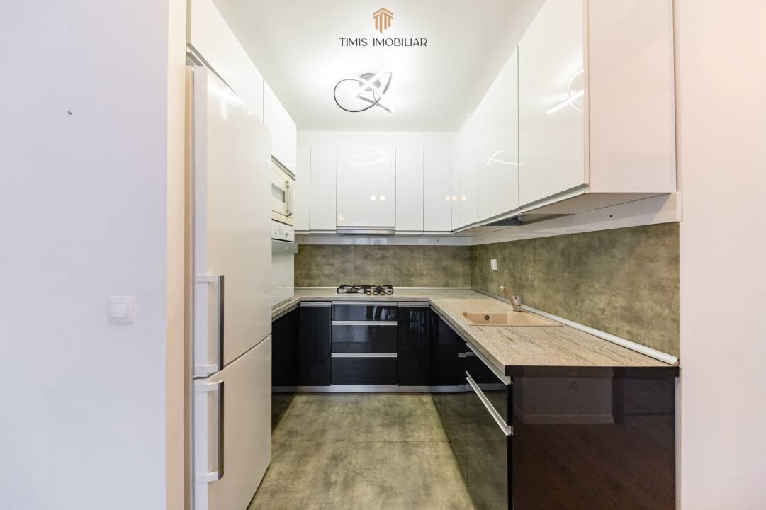 Apartament cu curte proprie și 2 parcări, de închiriat în Adora Forest