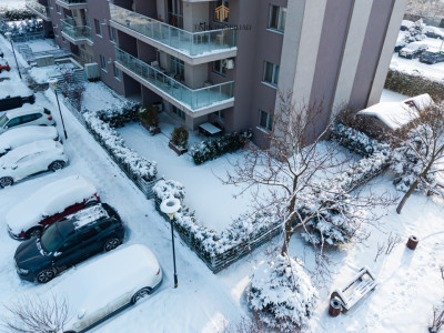 Apartament cu curte proprie și 2 parcări, de închiriat în Adora Forest