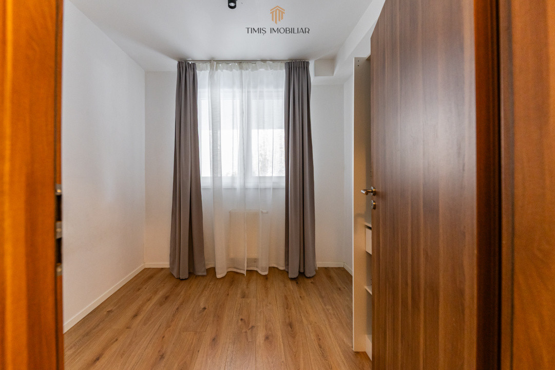 Apartament cu curte proprie și 2 parcări, de închiriat în Adora Forest