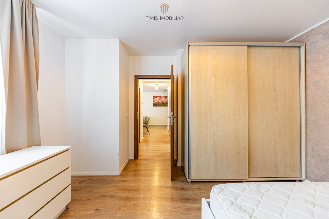 Apartament cu curte proprie și 2 parcări, de închiriat în Adora Forest