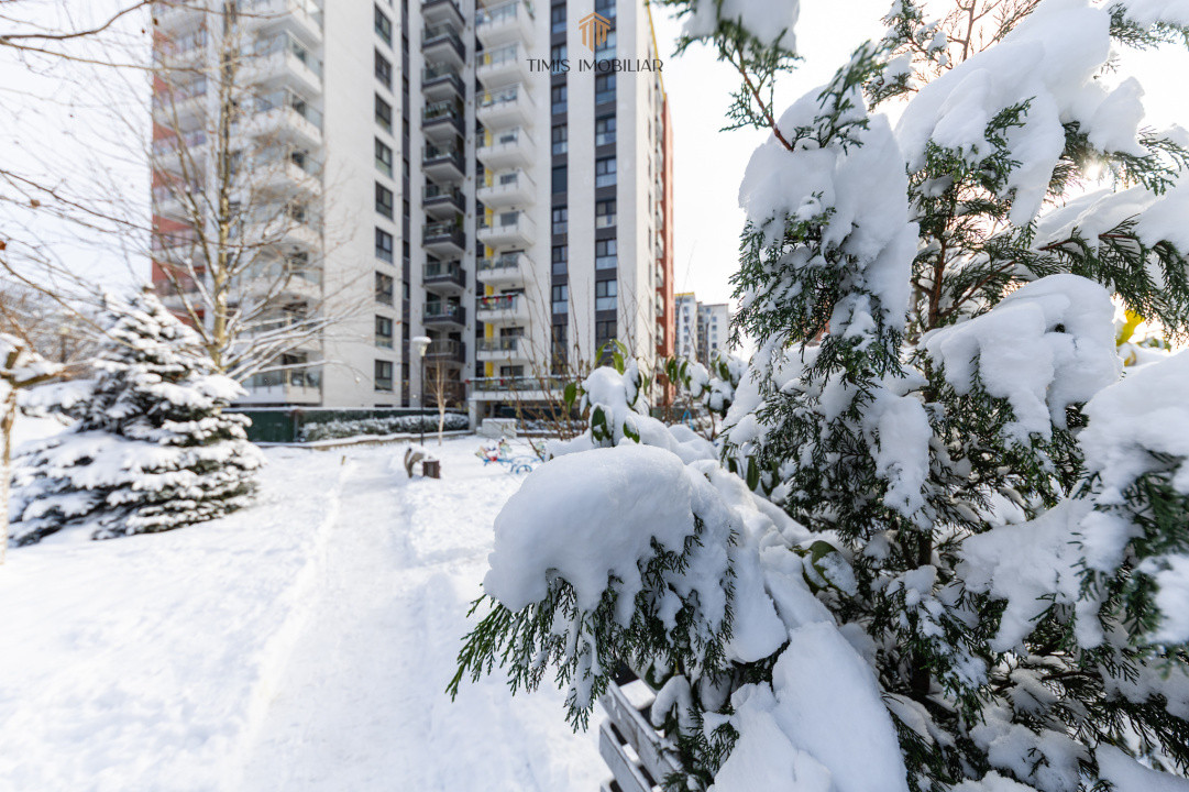Apartament cu curte proprie și 2 parcări, de închiriat în Adora Forest